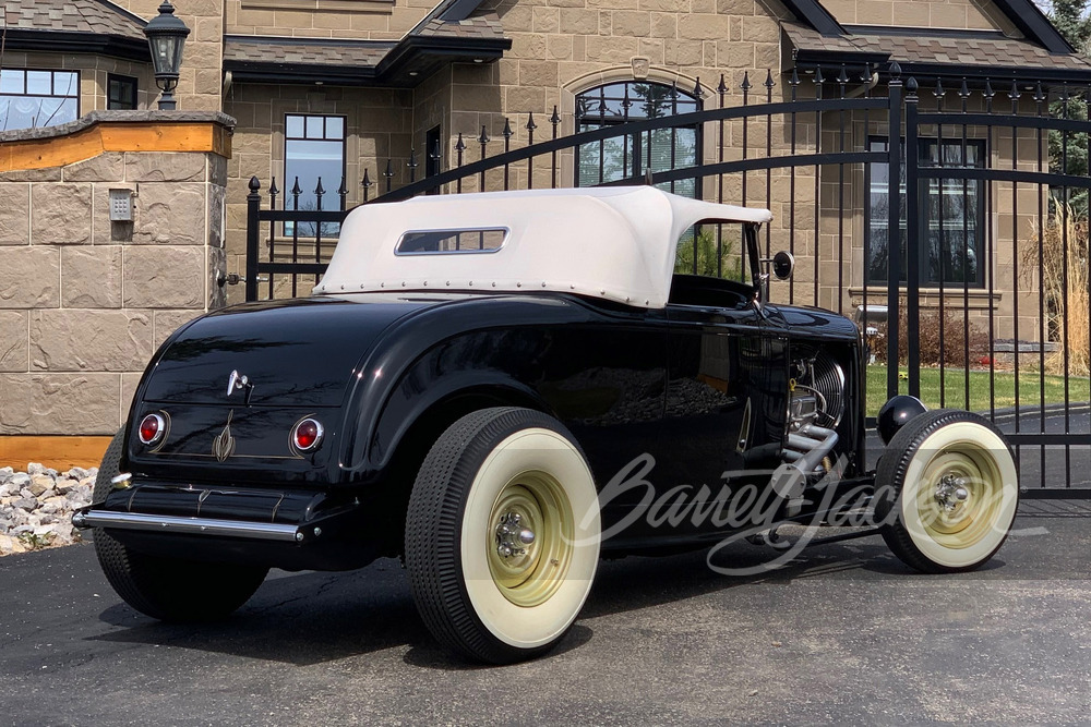 1932 FORD CUSTOM ROADSTER - Rear 3/4 - 248088