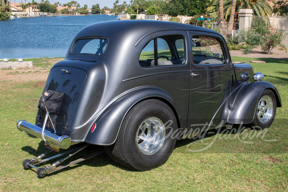 1948 FORD ANGLIA CUSTOM COUPE - Rear 3/4 - 248210