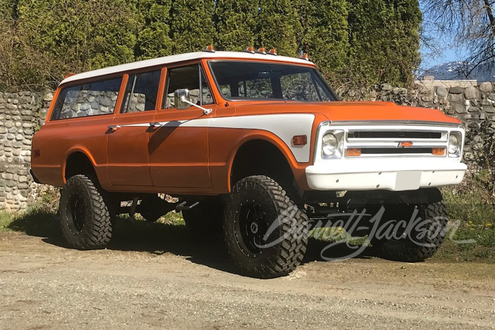 1968 CHEVROLET SUBURBAN CUSTOM SUV - Front 3/4 - 248219