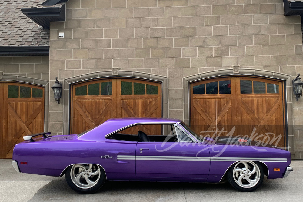 1970 PLYMOUTH GTX HEMI CUSTOM COUPE - Side Profile - 248440