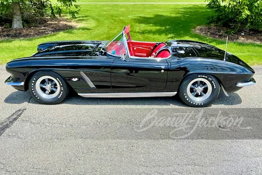 1962 CHEVROLET CORVETTE 327/340 CONVERTIBLE - Side Profile - 248923