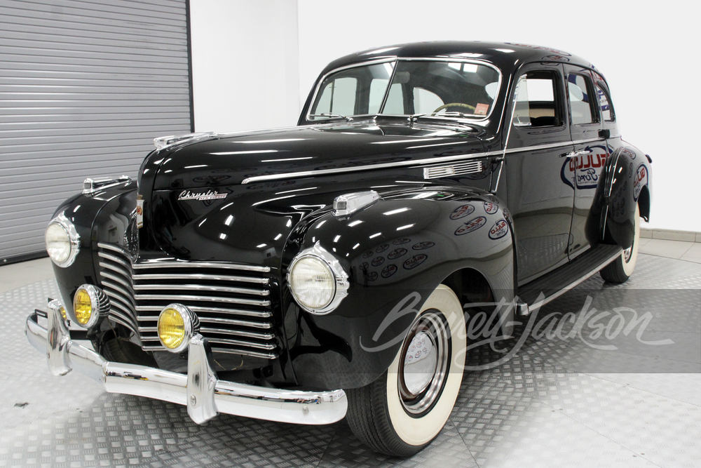 1940 CHRYSLER NEW YORKER 4-DOOR SEDAN - Front 3/4 - 249920