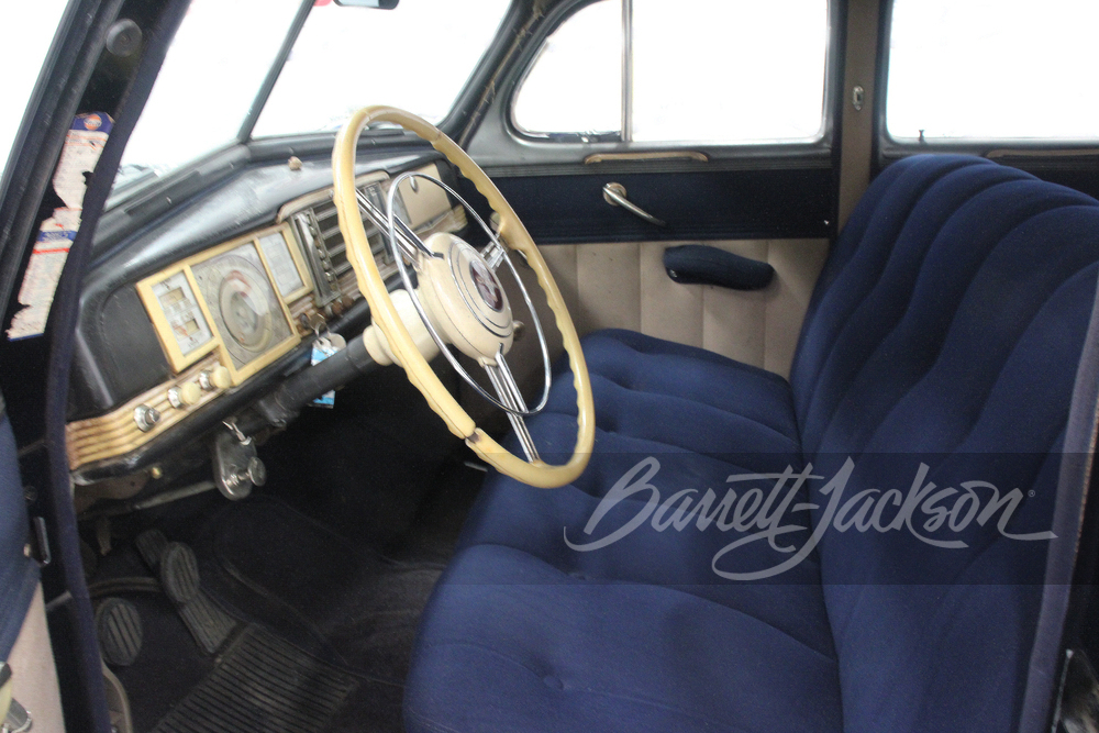 1940 CHRYSLER NEW YORKER 4-DOOR SEDAN - Interior - 249920