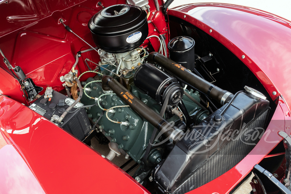 1940 FORD DELUXE CONVERTIBLE - Engine - 250070