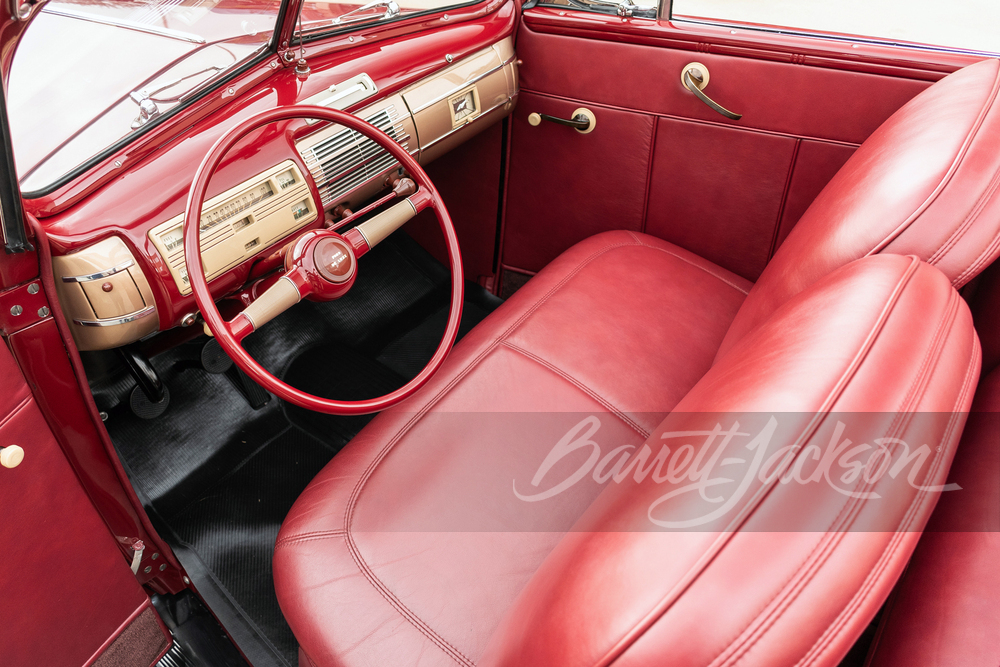 1940 FORD DELUXE CONVERTIBLE - Interior - 250070