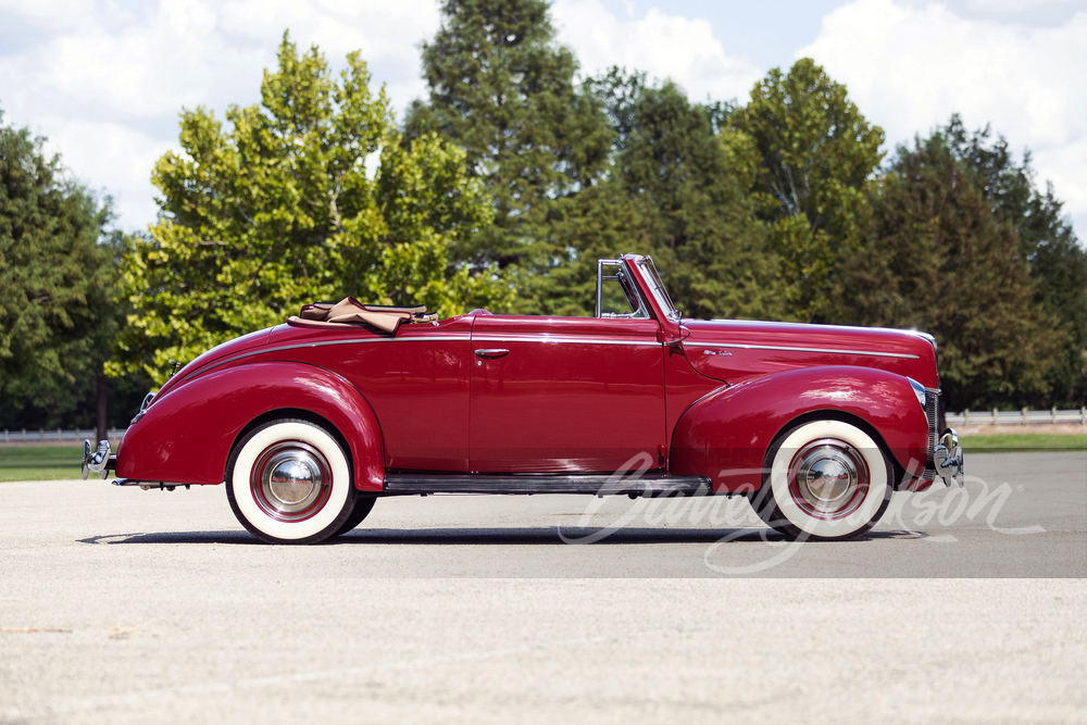 1940 FORD DELUXE CONVERTIBLE - Side Profile - 250070