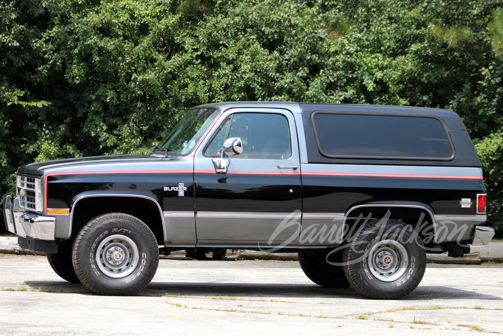 1988 CHEVROLET K5 BLAZER - Side Profile - 250144
