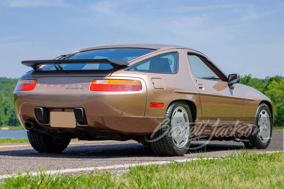 1988 PORSCHE 928 S4 - Rear 3/4 - 250154