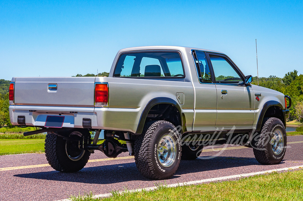 1991 MAZDA B2000 PICKUP - Rear 3/4 - 250156
