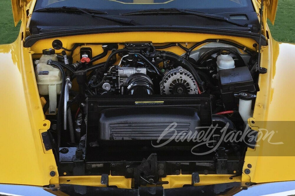 2004 CHEVROLET SSR CUSTOM PICKUP - Engine - 250421