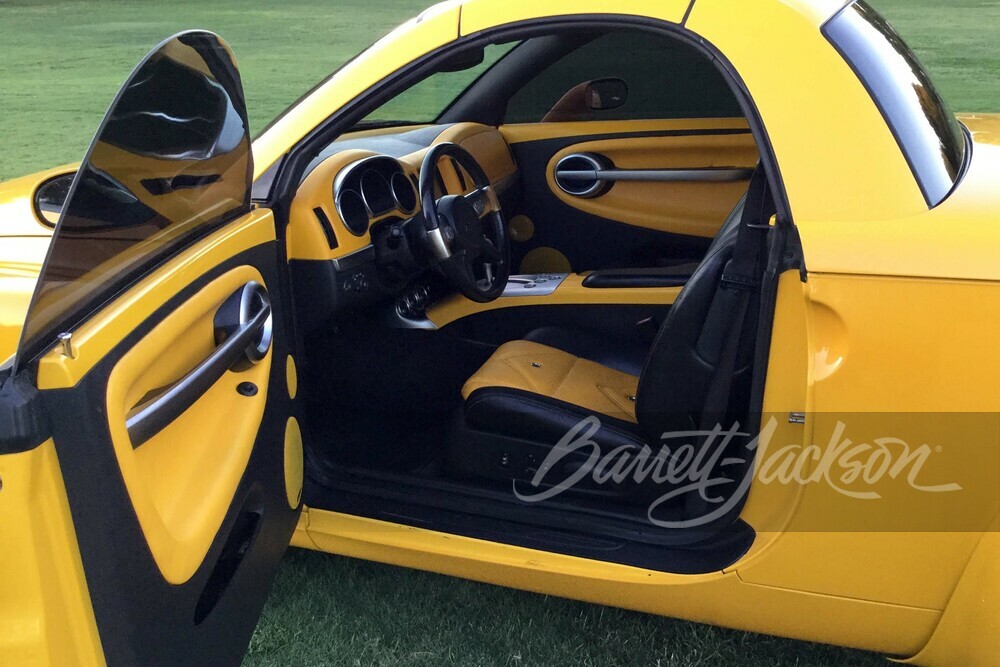 2004 CHEVROLET SSR CUSTOM PICKUP - Interior - 250421