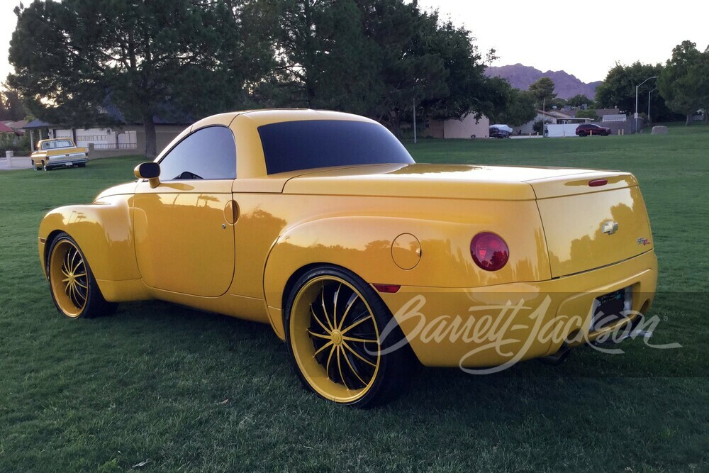 2004 CHEVROLET SSR CUSTOM PICKUP - Rear 3/4 - 250421