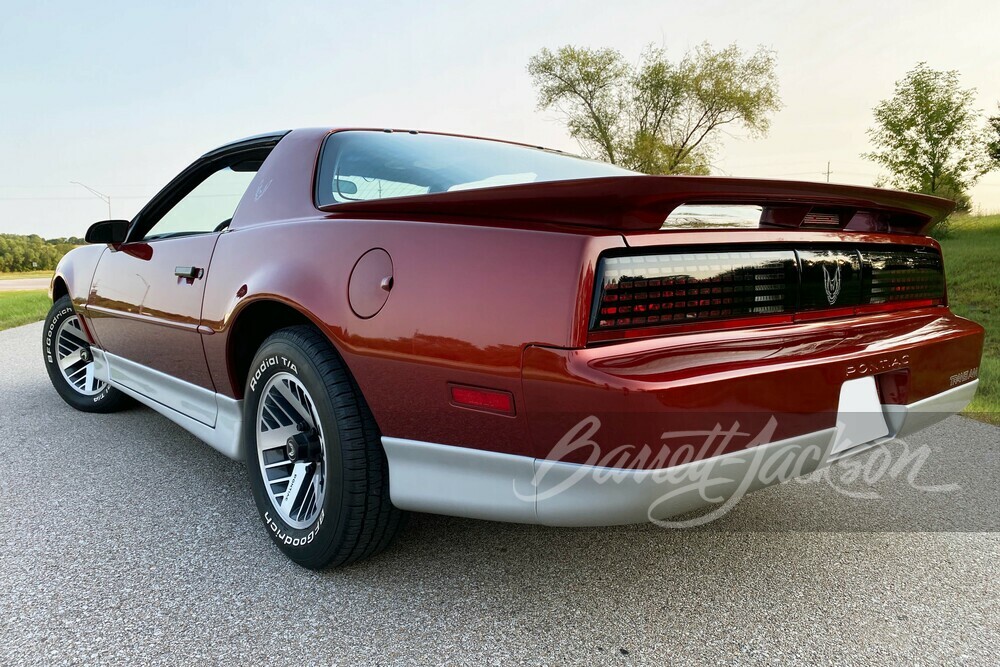 1987 PONTIAC FIREBIRD TRANS AM - Rear 3/4 - 250640