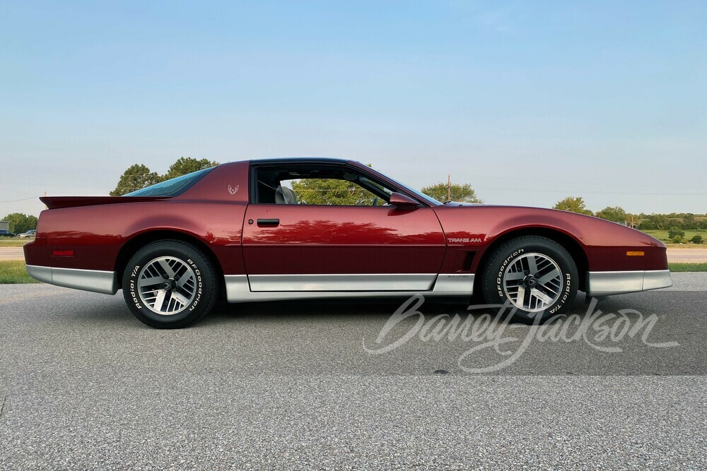 1987 PONTIAC FIREBIRD TRANS AM - Side Profile - 250640