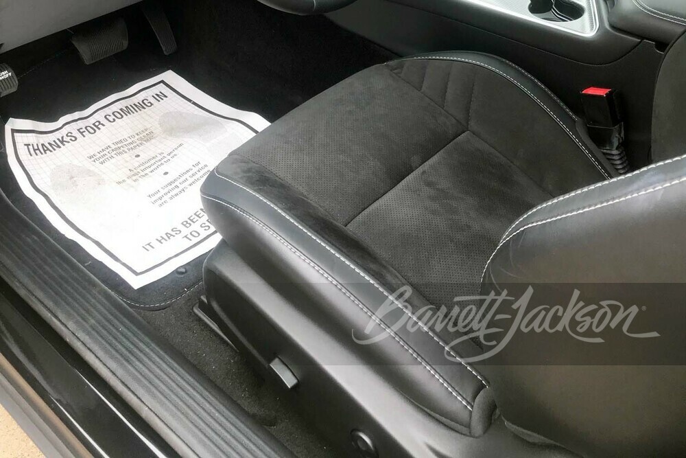 2015 DODGE CHALLENGER SRT HELLCAT - Interior - 250644