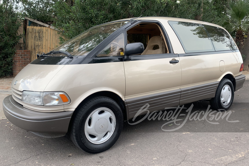 1991 TOYOTA PREVIA - Front 3/4 - 251211