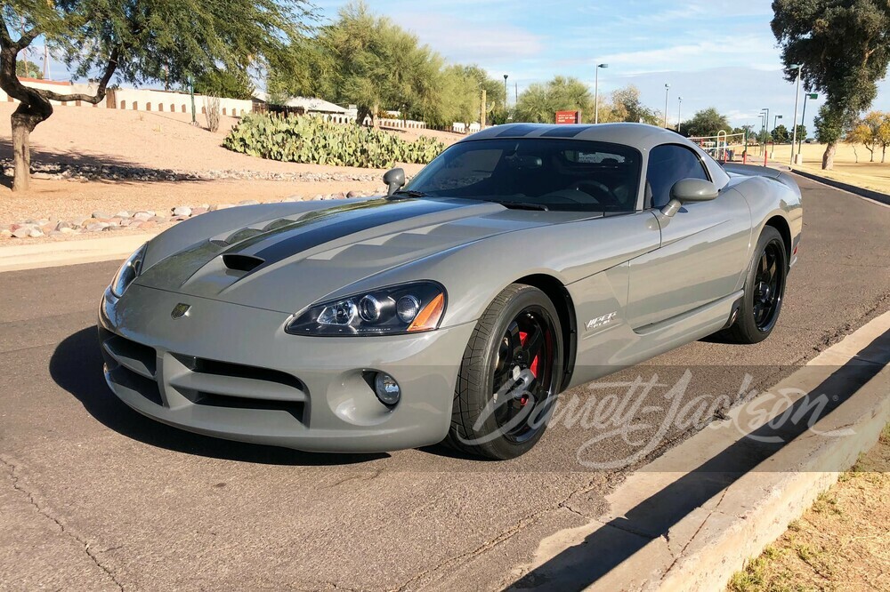 2009 DODGE VIPER SRT/10 - Front 3/4 - 251236