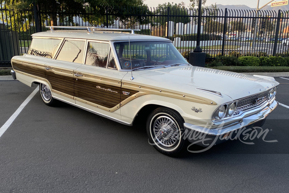 1963 FORD COUNTRY SQUIRE STATION WAGON - Front 3/4 - 251268