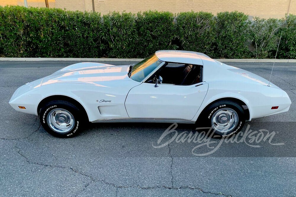 1975 CHEVROLET CORVETTE T-TOP COUPE - Side Profile - 251334