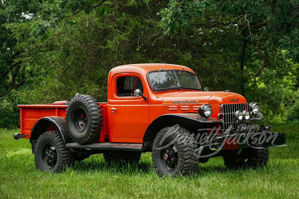 1968 DODGE POWER WAGON CUSTOM SUV - Side Profile - 251403