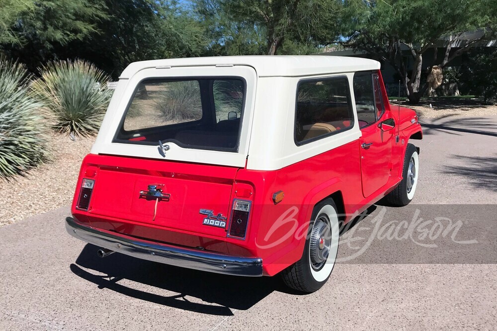 1970 JEEP JEEPSTER COMMANDO - Rear 3/4 - 251511
