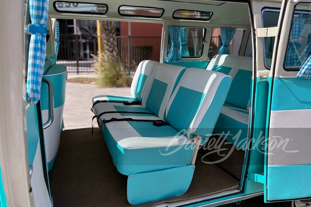 1972 VOLKSWAGEN 23-WINDOW RE-CREATION BUS - Interior - 251519