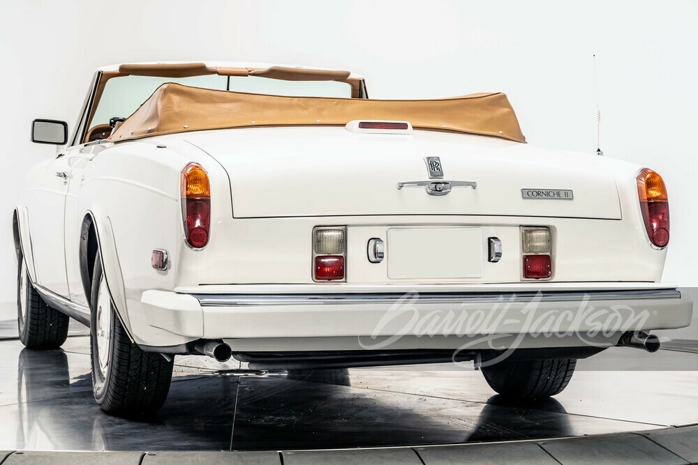 Corniche Vi Rear View 1986 ROLLS-ROYCE CORNICHE CONVERTIBLE - Rear 3/4 - 251639