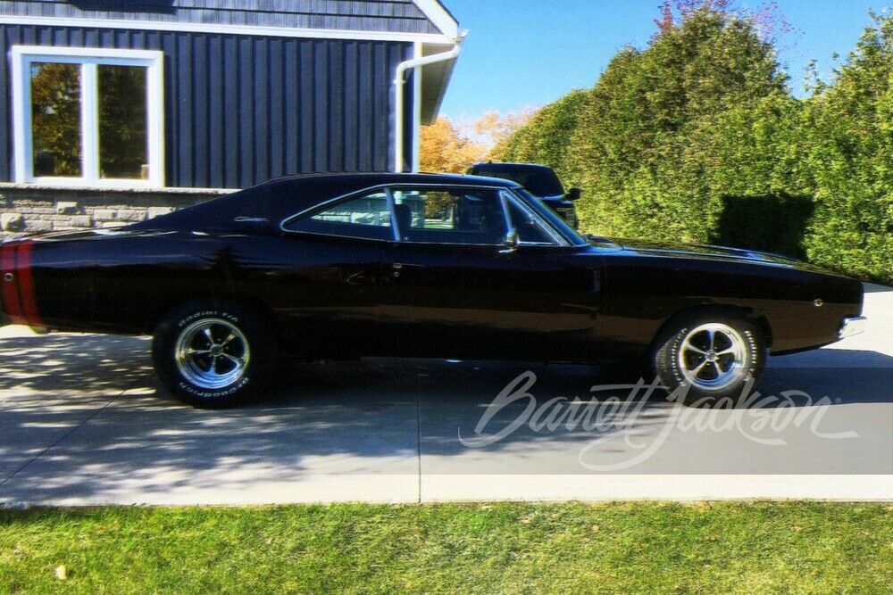 1968 DODGE CHARGER R/T CUSTOM COUPE - Side Profile - 251646