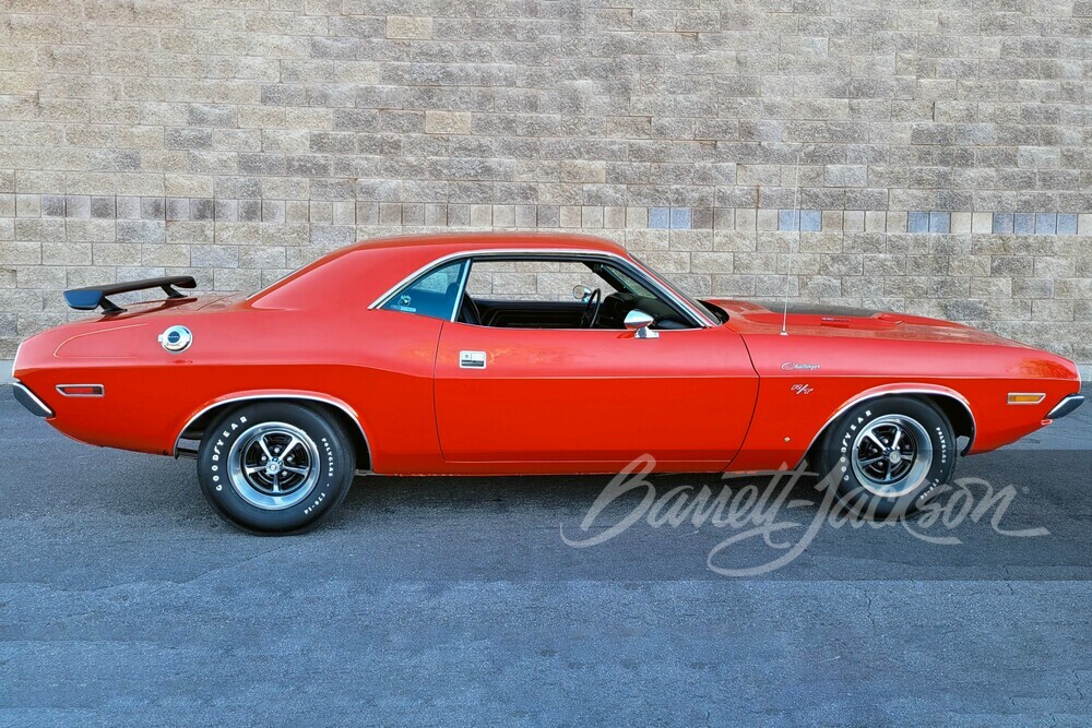 1970 DODGE CHALLENGER R/T 440 - Side Profile - 251650