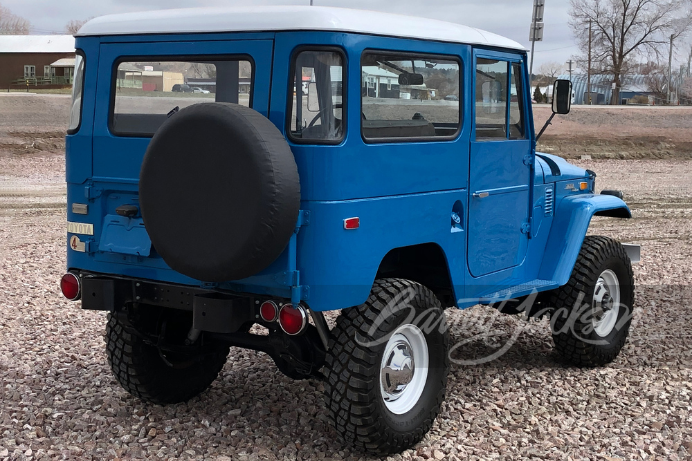 1971 TOYOTA LAND CRUISER FJ40 - Rear 3/4 - 251721