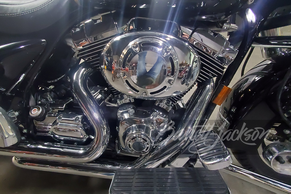 2000 HARLEY-DAVIDSON ROAD KING CLASSIC CUSTOM MOTORCYCLE - Engine - 251828