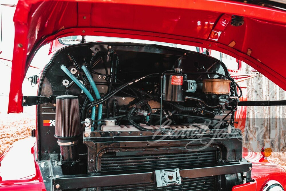 1954 INTERNATIONAL CAB-OVER CUSTOM TRUCK - Engine - 251903