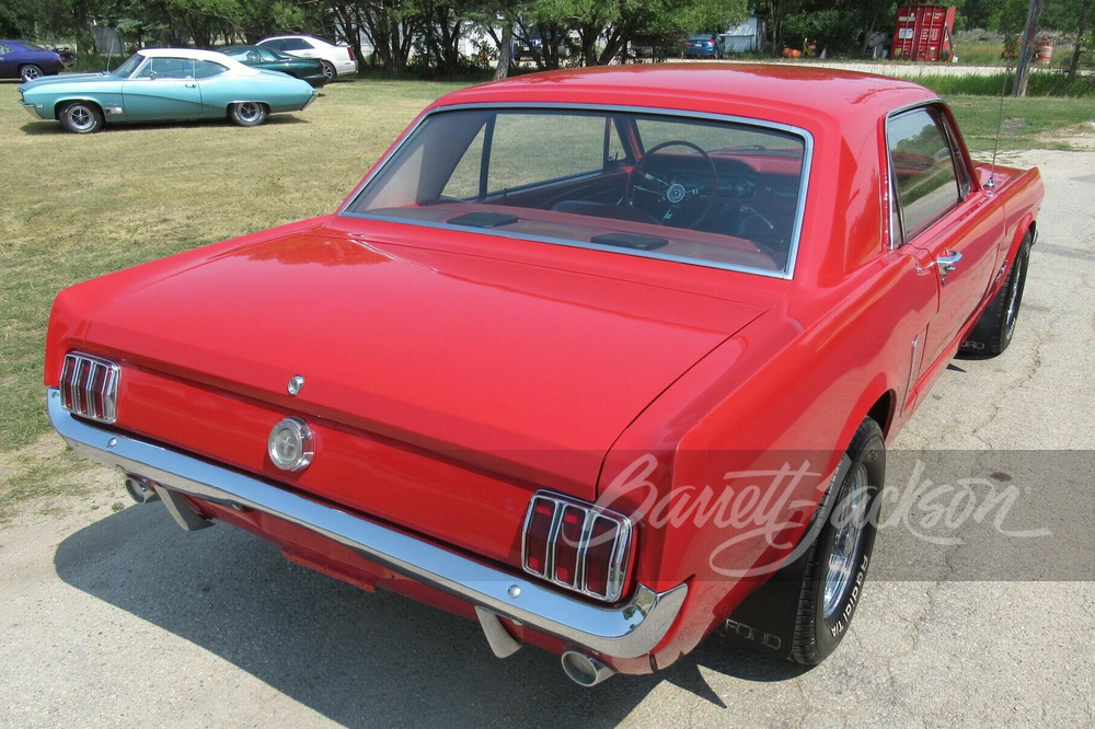 1965 FORD MUSTANG - Rear 3/4 - 251924