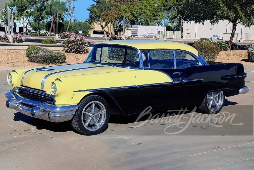 1956 PONTIAC CHIEFTAIN CUSTOM HARDTOP - Front 3/4 - 251939