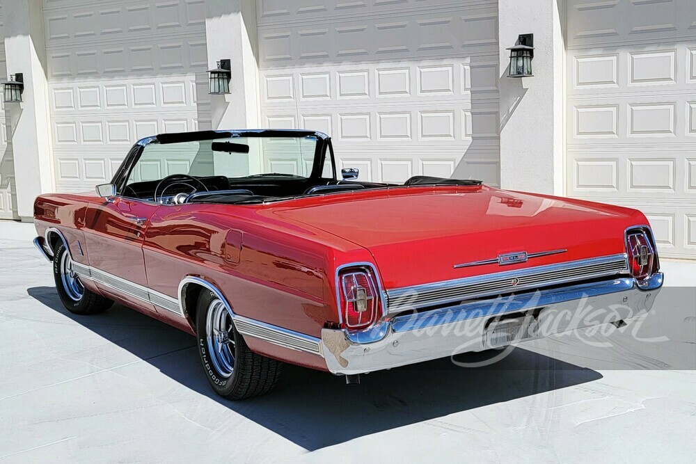 1967 FORD GALAXIE 500 XL CONVERTIBLE - Rear 3/4 - 251942