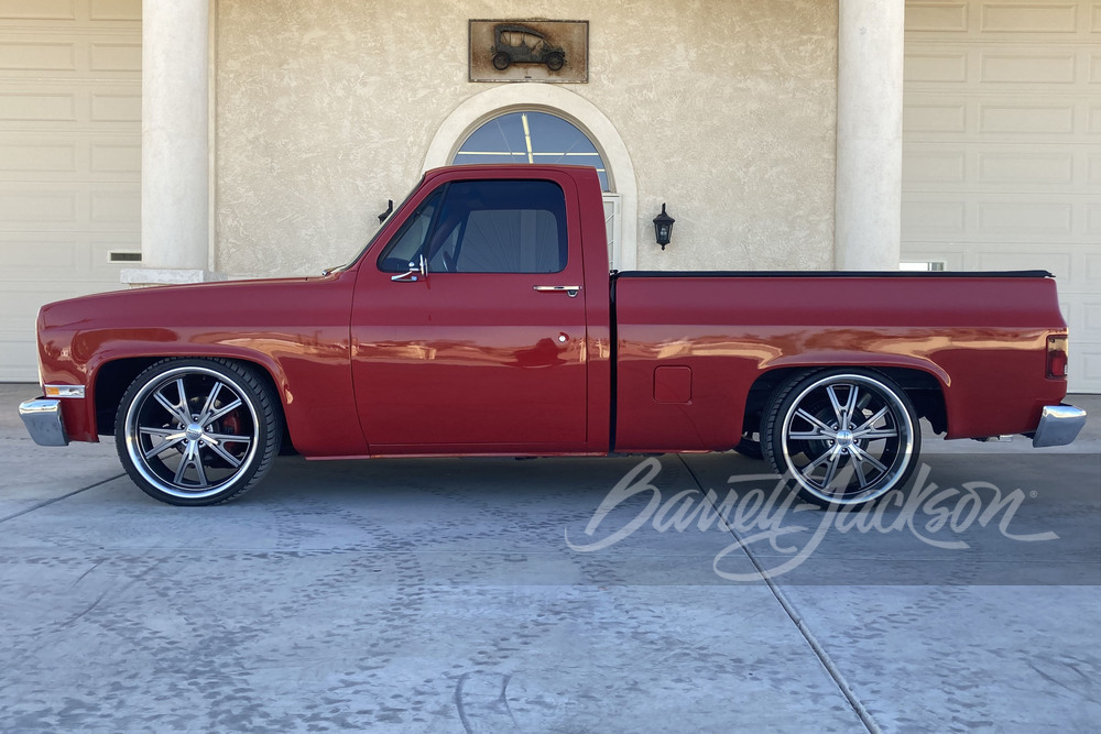 1983 CHEVROLET C10 CUSTOM PICKUP - Side Profile - 251952