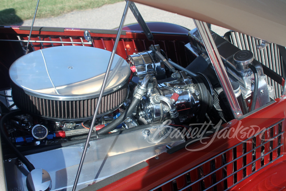 1935 FORD CUSTOM 2-DOOR SEDAN - Engine - 252407