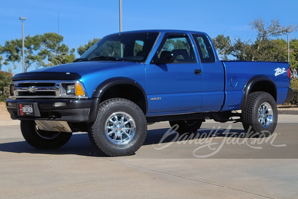 1995 CHEVROLET S-10 ZR-2 PICKUP - Front 3/4 - 252414