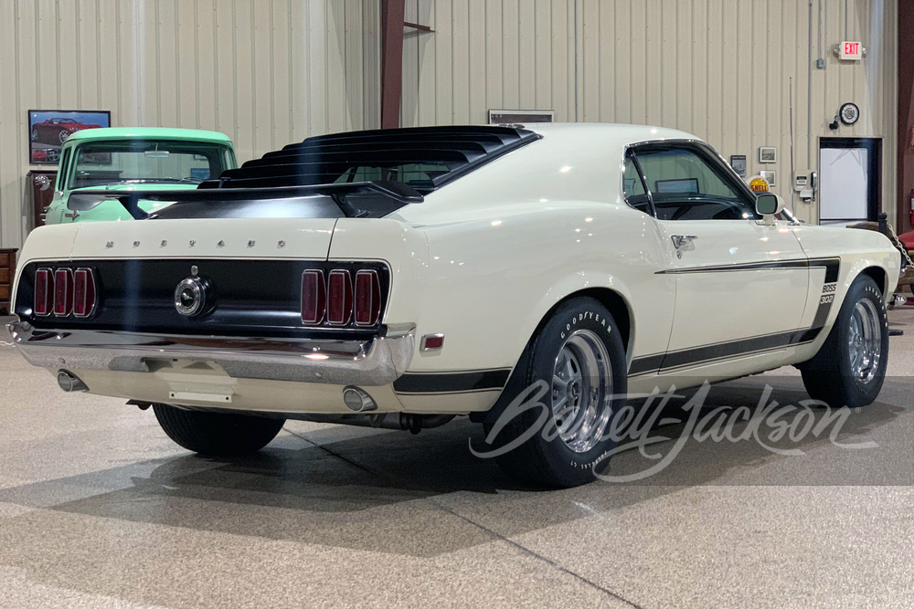 1969 FORD MUSTANG BOSS 302 - Rear 3/4 - 252419