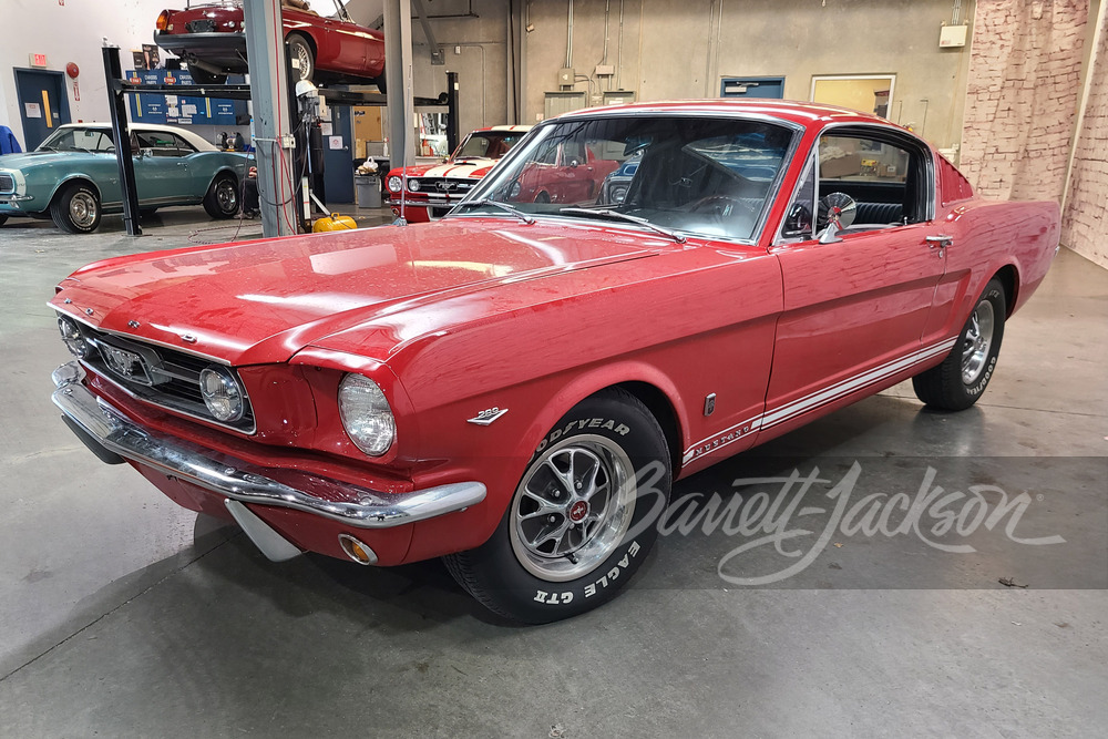 1966 FORD MUSTANG FASTBACK - Front 3/4 - 252441