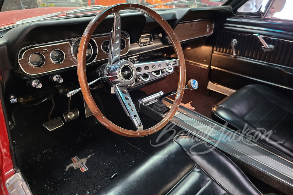 1966 FORD MUSTANG FASTBACK - Interior - 252441