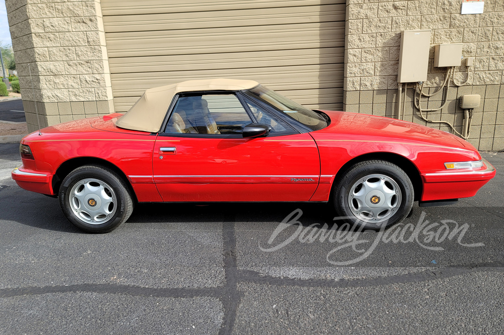 1991 BUICK REATTA CONVERTIBLE - Side Profile - 252497