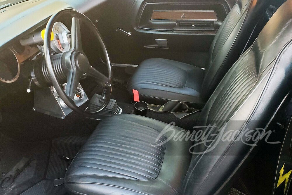 1971 DODGE CHALLENGER CUSTOM COUPE - Interior - 252574