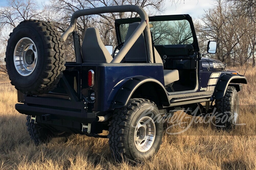 1983 JEEP CJ7 CUSTOM SUV - Rear 3/4 - 252602