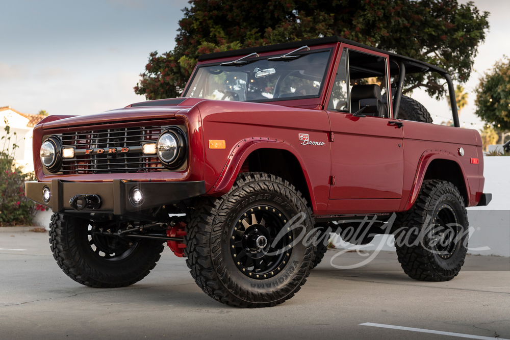 1971 FORD BRONCO CUSTOM SUV - Front 3/4 - 252816