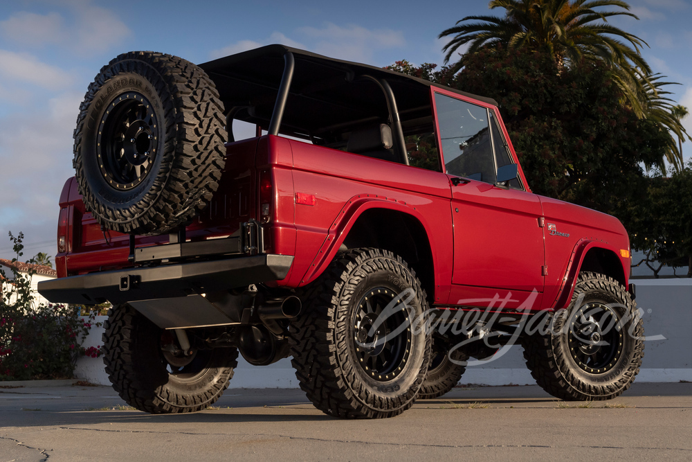 1971 FORD BRONCO CUSTOM SUV - Rear 3/4 - 252816