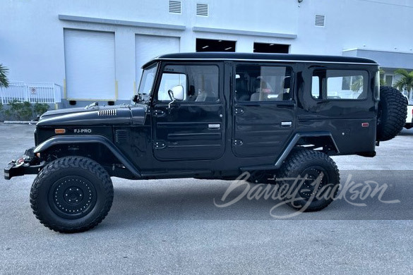 1985 TOYOTA FJ45 LAND CRUISER CUSTOM TROOPY - Front 3/4 - 253272