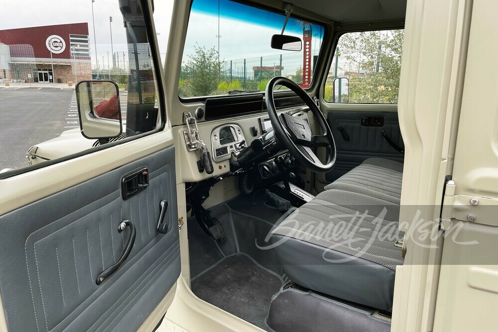 1979 TOYOTA LAND CRUISER HJ45 CUSTOM SUV - Interior - 253459