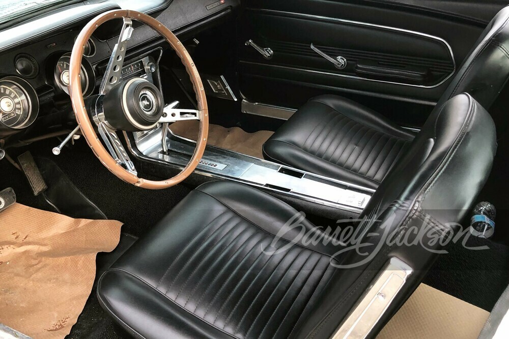 1967 FORD MUSTANG FASTBACK - Interior - 253625