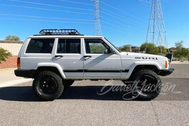 2000 JEEP CHEROKEE XJ SPORT CUSTOM SUV - Side Profile - 253721